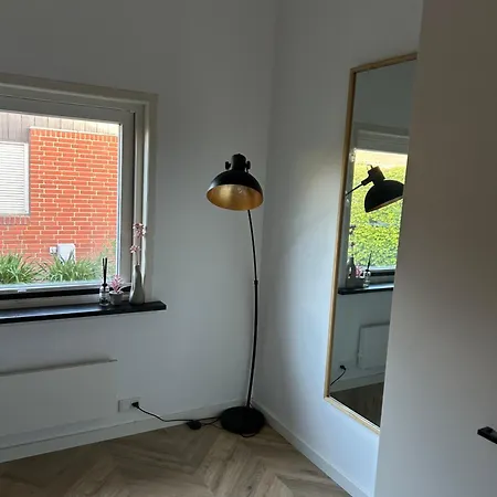 Nyrenoveret,hyggeligt Og Hus *