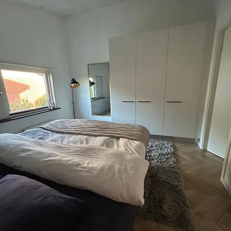 Nyrenoveret,hyggeligt Og Hus Apartamento