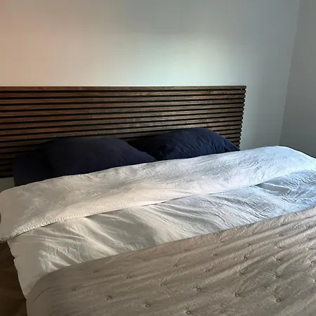 Nyrenoveret,hyggeligt Og Hus *
